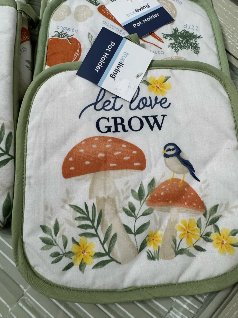 5 pack kitchen oven mitts and pot holders fruit, veggie and  farm themed